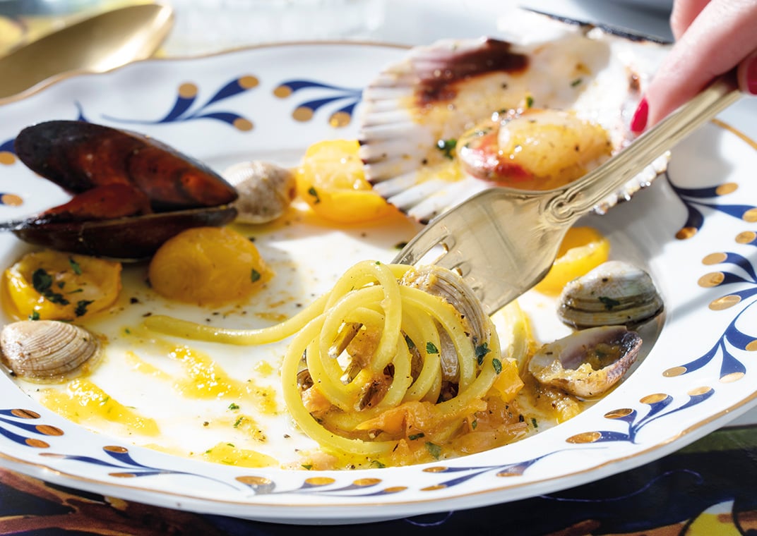 il-gran-spaghetto-voiello-n-105-con-datterino-giallo-e-frutti-di-mare