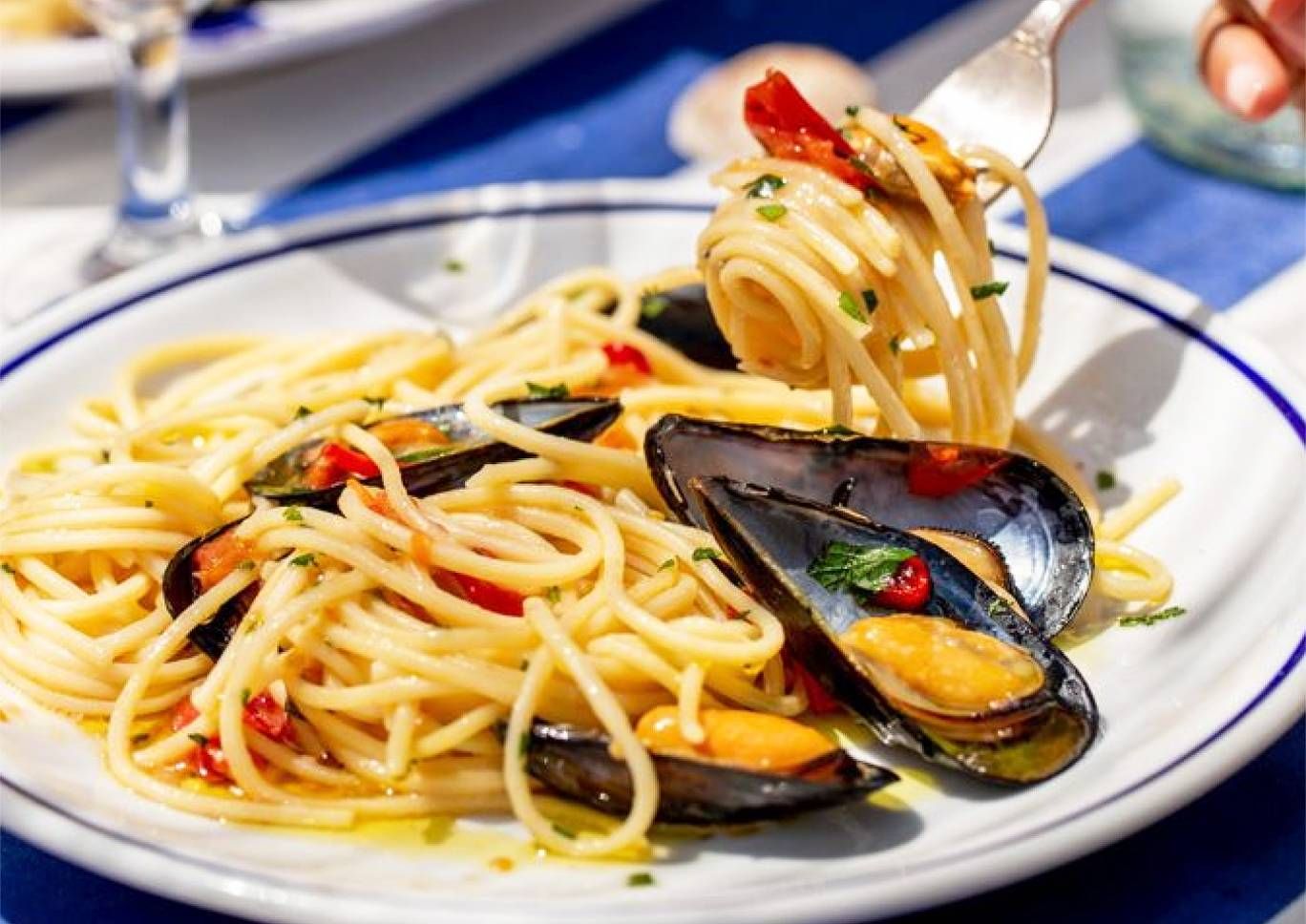 lo-spaghetto-scanalato-n-107-con-cozze-e-pomodorini