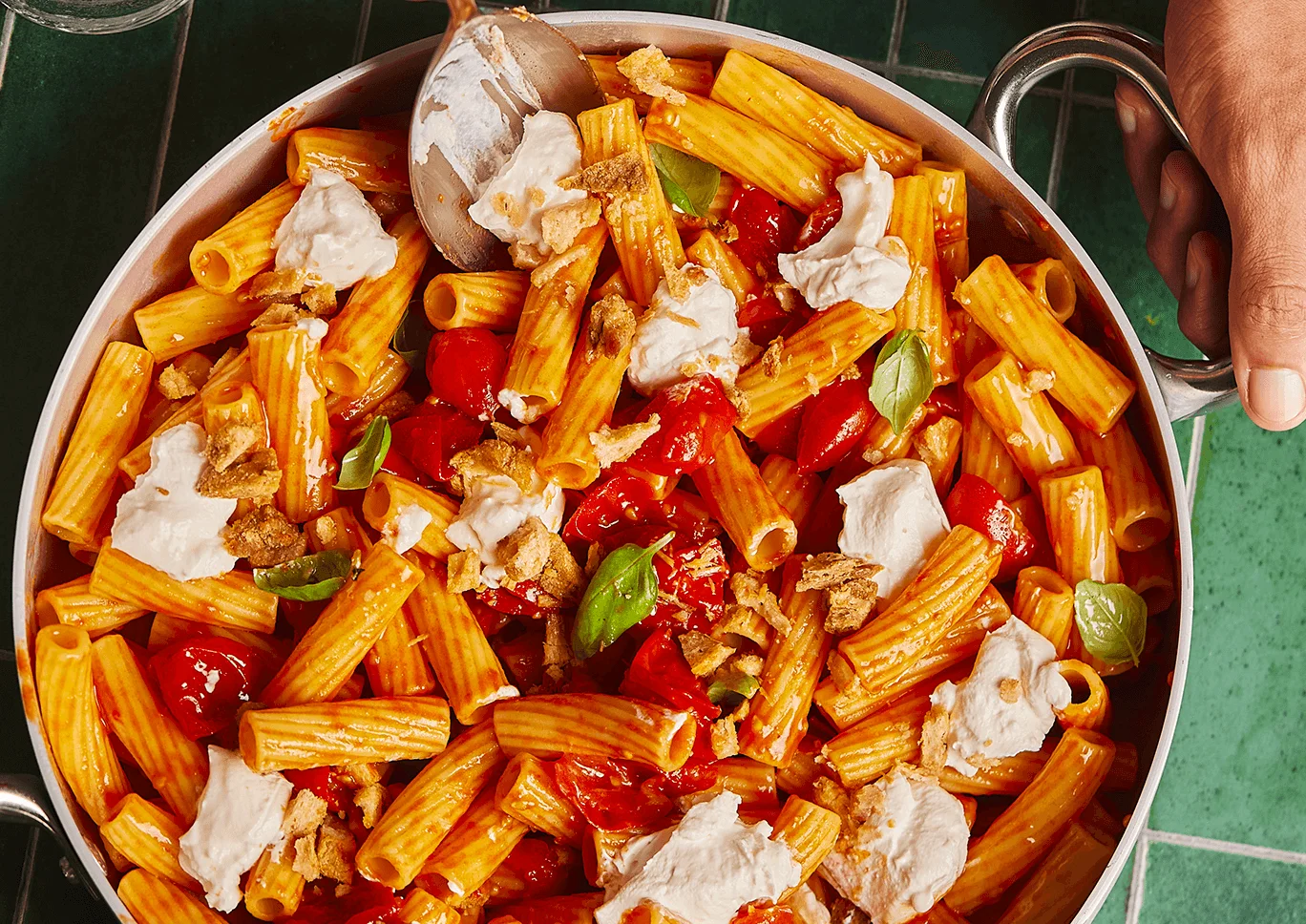 il-tortiglione-n-125-ricotta-cicoli-e-pomodoro