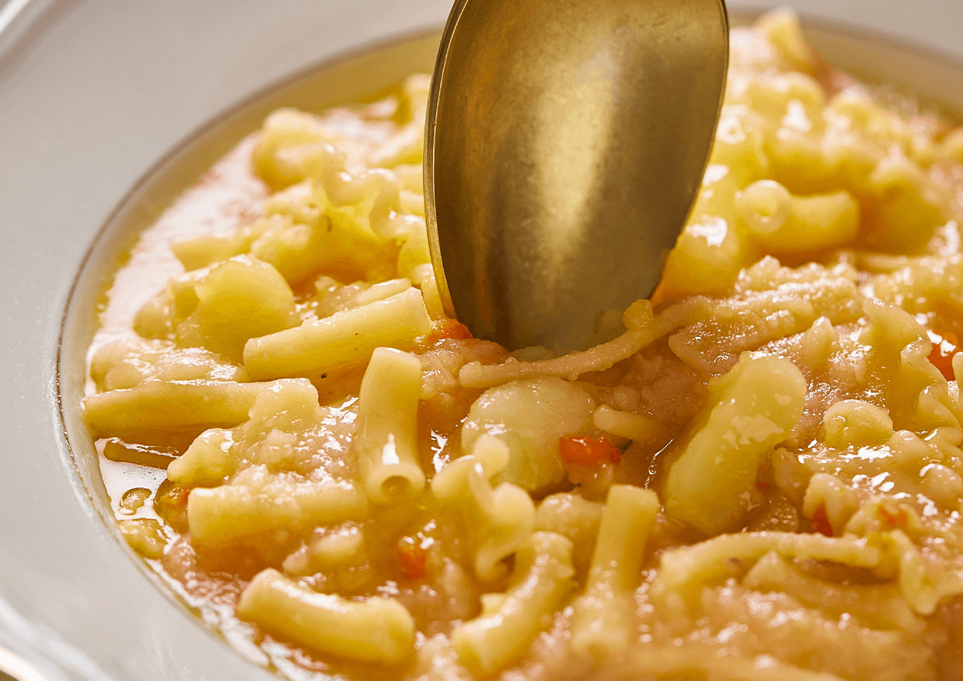Voiello LA PASTA MISTA N.126 CON PATATE E PROVOLA Voiello LA PASTA MISTA N.126 CON PATATE E PROVOLA
