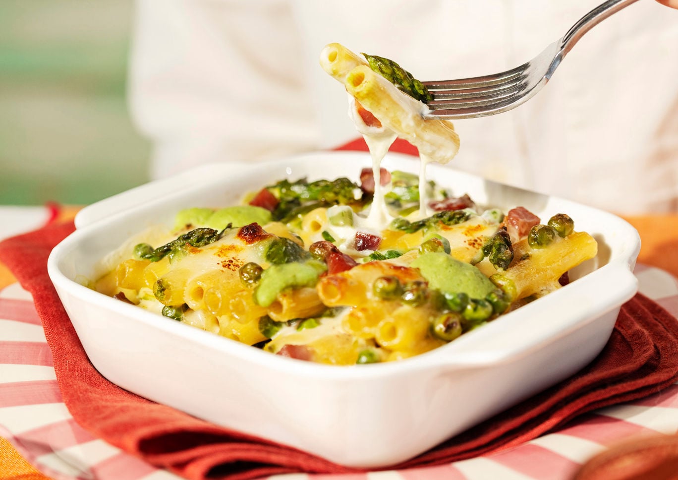La ricetta di primavera: ziti che non devi spezzare, un forno e una sedia comoda.